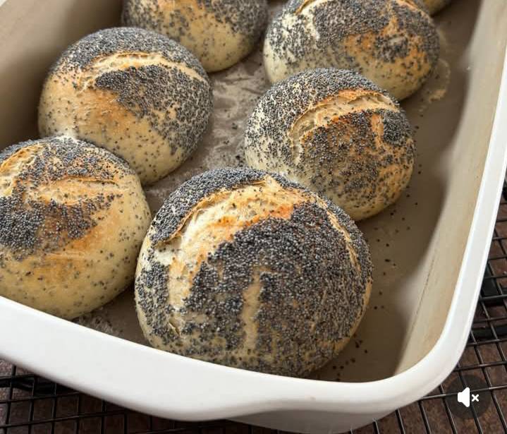 Dinkel-Mohn-Brötchen