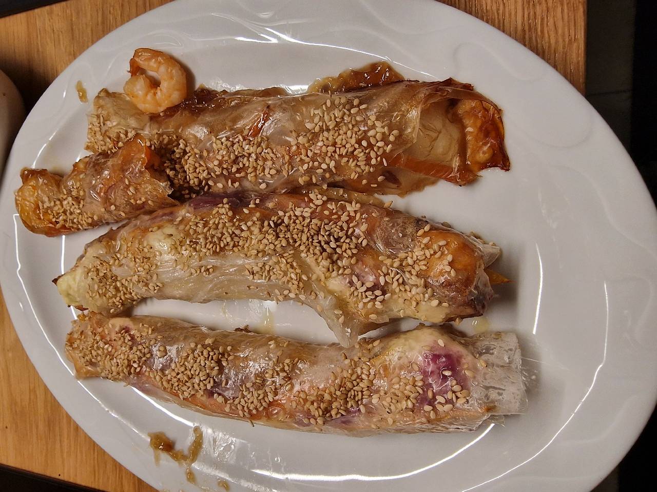 Lachs-Reispapier-Rollen