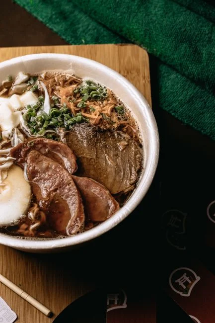 Karui Niku Ramen no Jutsu: O Golpe Rápido do Sabor!