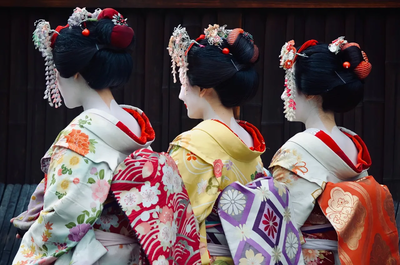 Geishas: Quem São, História Real e as Diferenças para Maiko