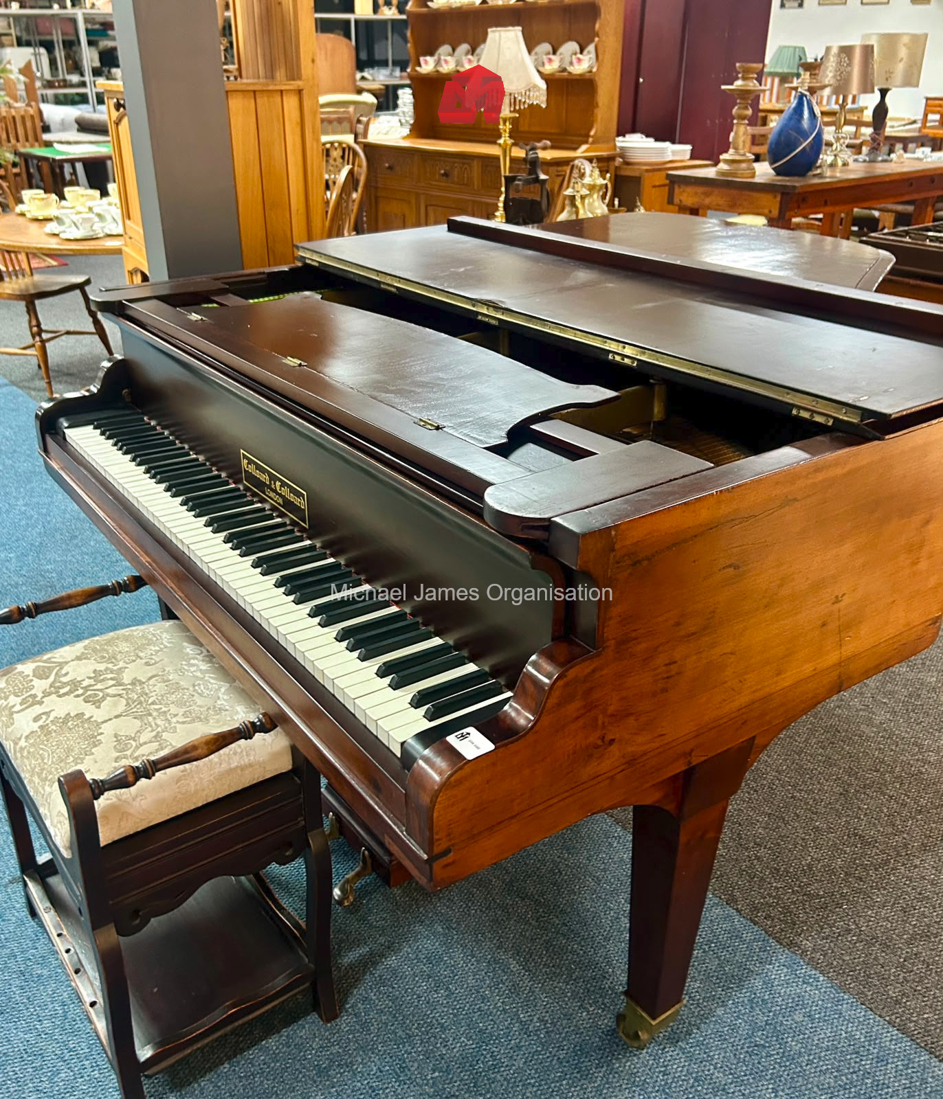 Warehouse Auction - Antiques, Collectables And Household Furniture A-3686