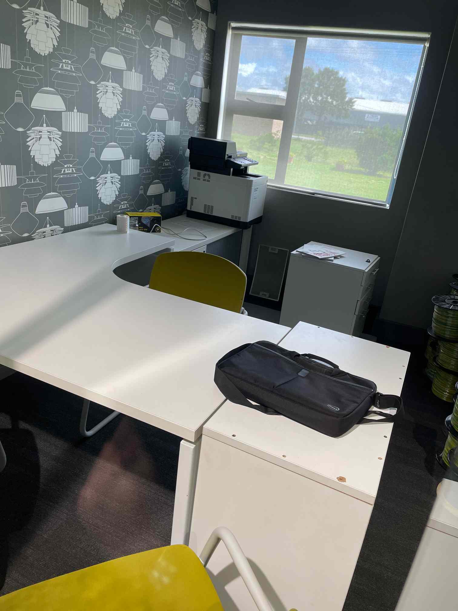 CONTENTS OF OFFICE: 1 X WHITE 6 DOOR STATIONARY CUPBOARD, OFFICE DESK, QTY OFFICE CHAIRS, CREDENZA, BROTHER PRINTER, (MECER SCREEN & EPSON PROJECTOR)