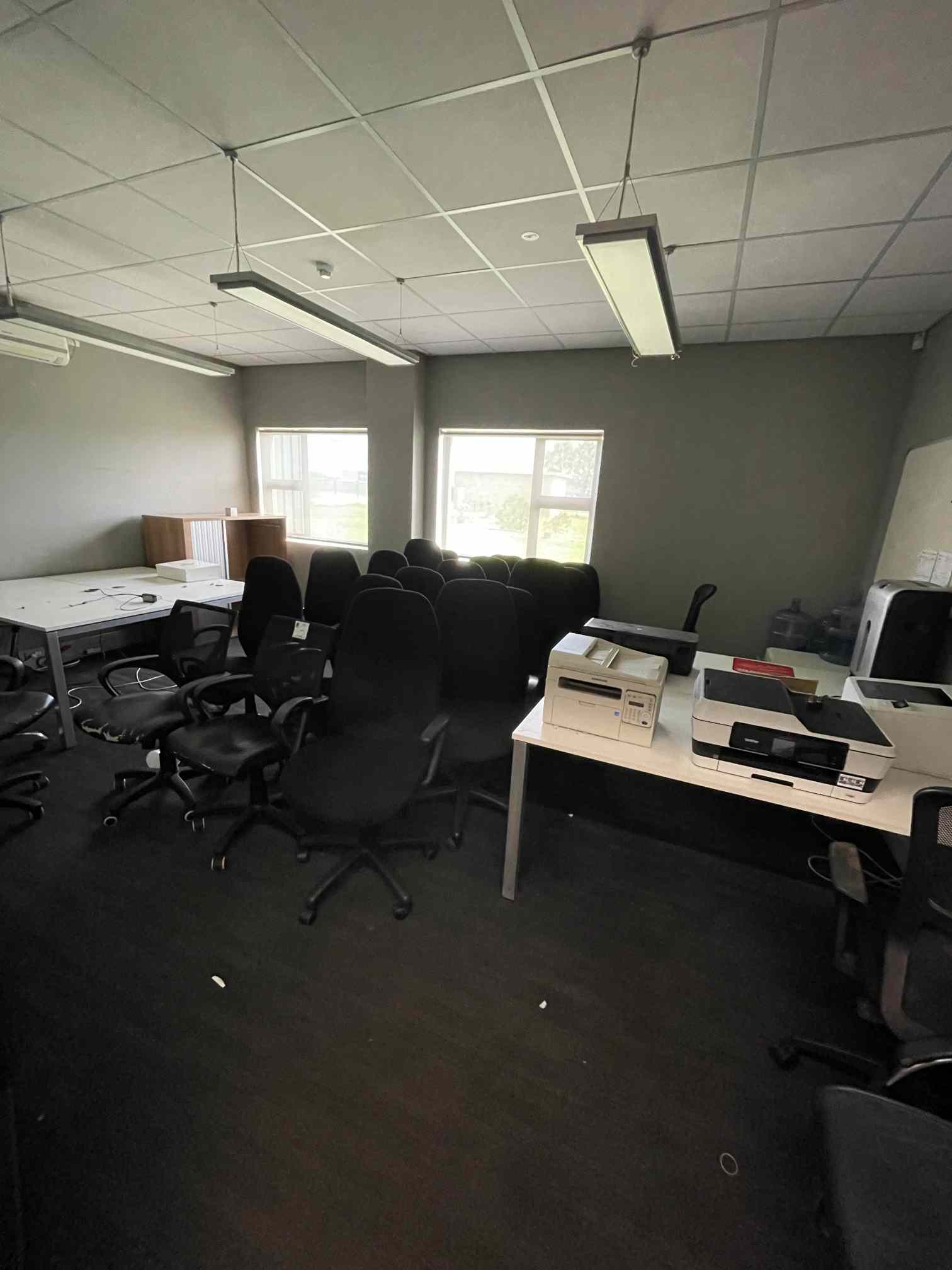 CONTENTS OFFICE: QTY OFFICE CHAIRS, 4 X 2 PHASE STEEL WHITE OFFICE DESKS, SLIDING DOOR CREDENZA, 2 X PEDESTALS, 3 X WATERBOTTLES, HP OFFICE JET PRINTER, HP PRINTER, SAMSUNG PRINTER & BROTHER PRINTER