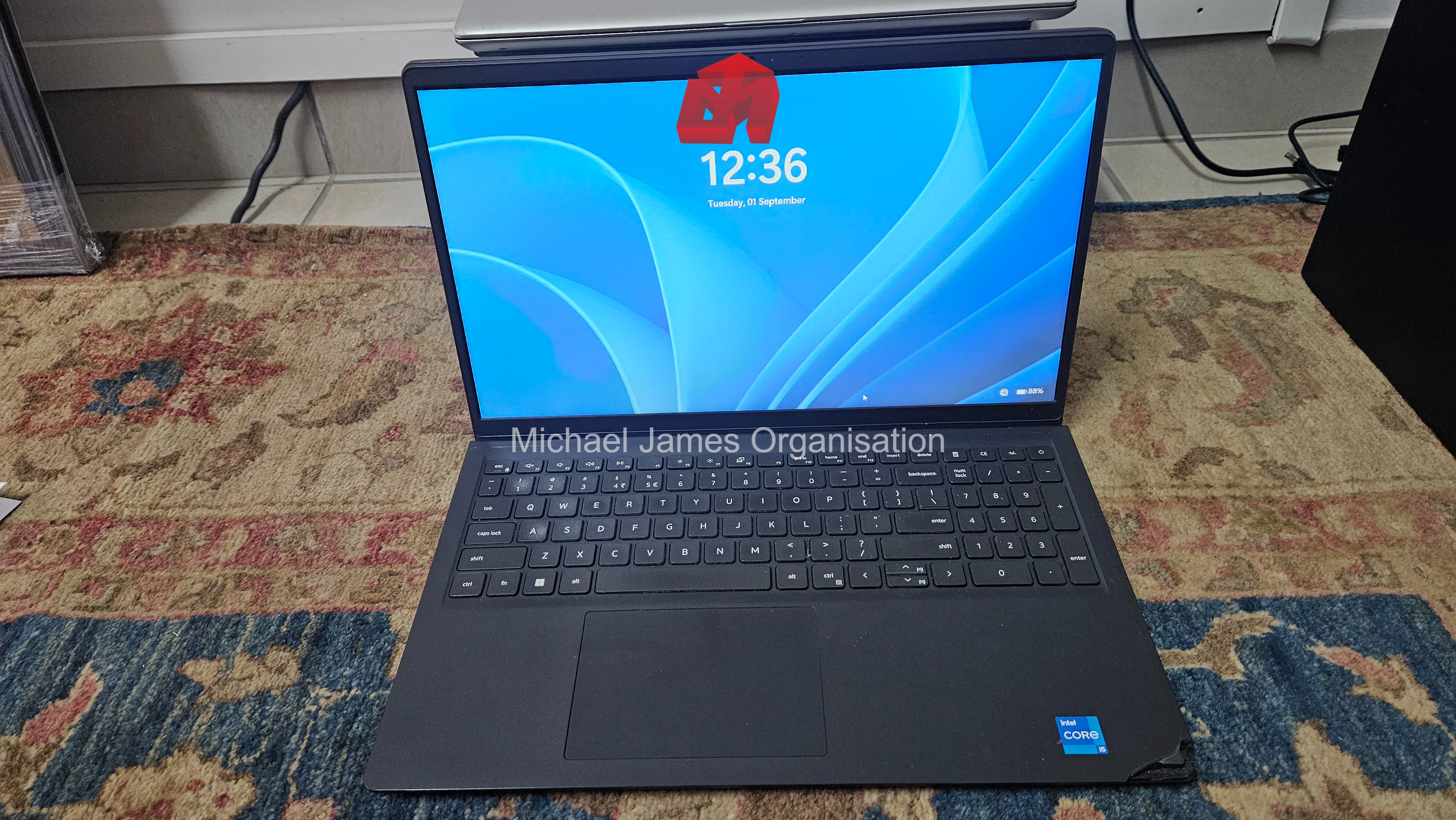 Dell Vostro Laptop thumbnail 2