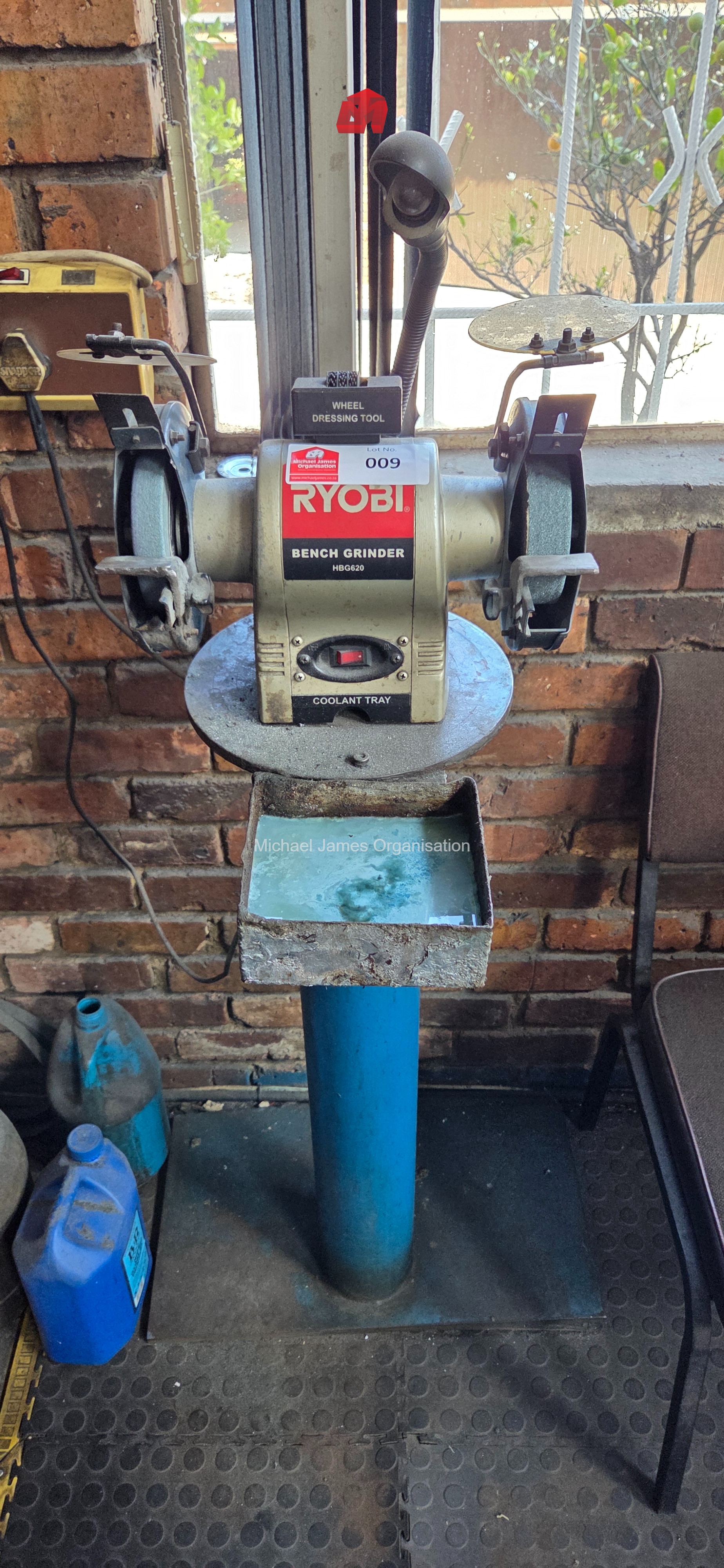Ryobi Bench Grinder with Stand