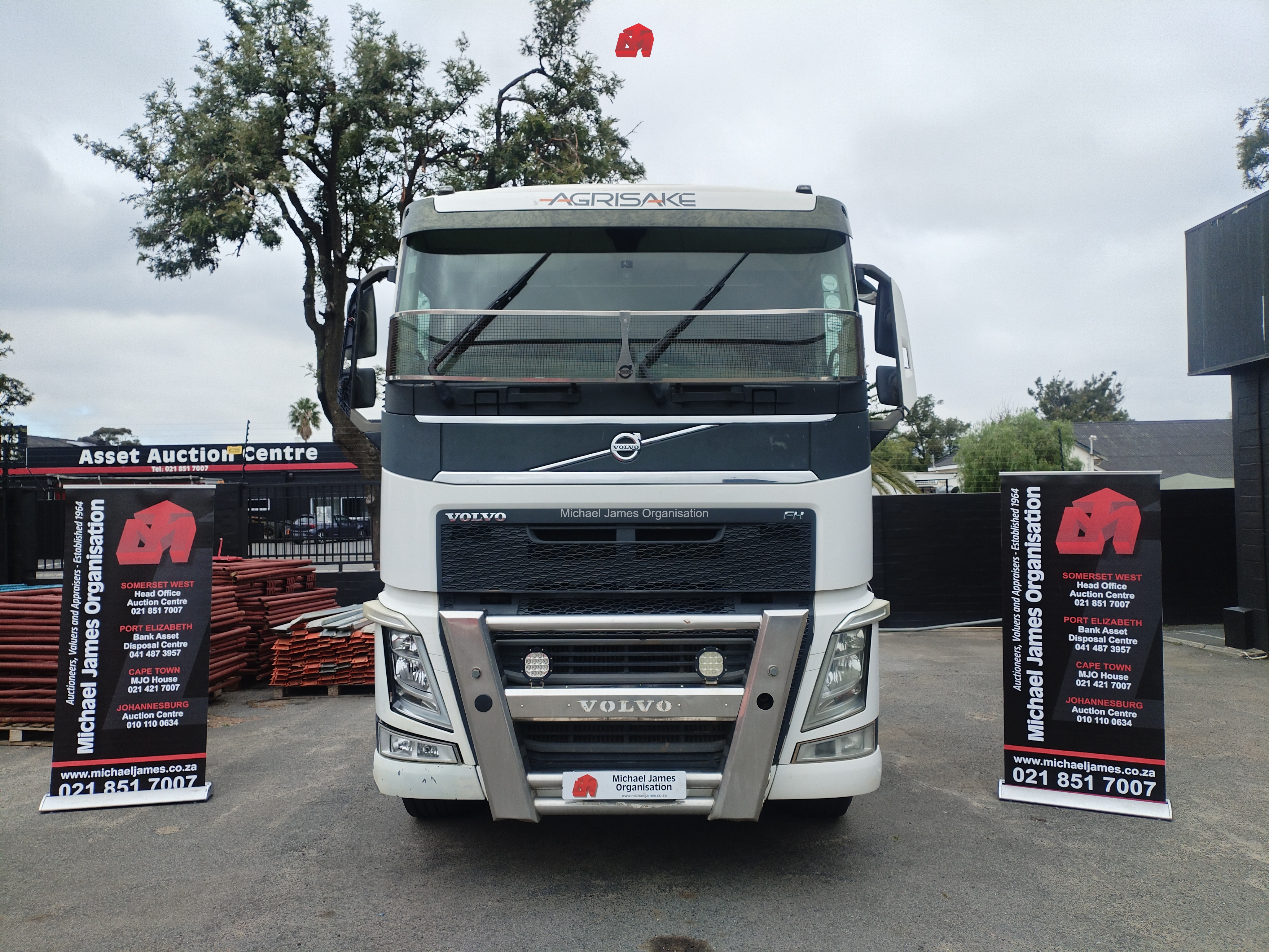 2018 VOLVO FH 440 DOUBLE AXLE TRUCK thumbnail 2