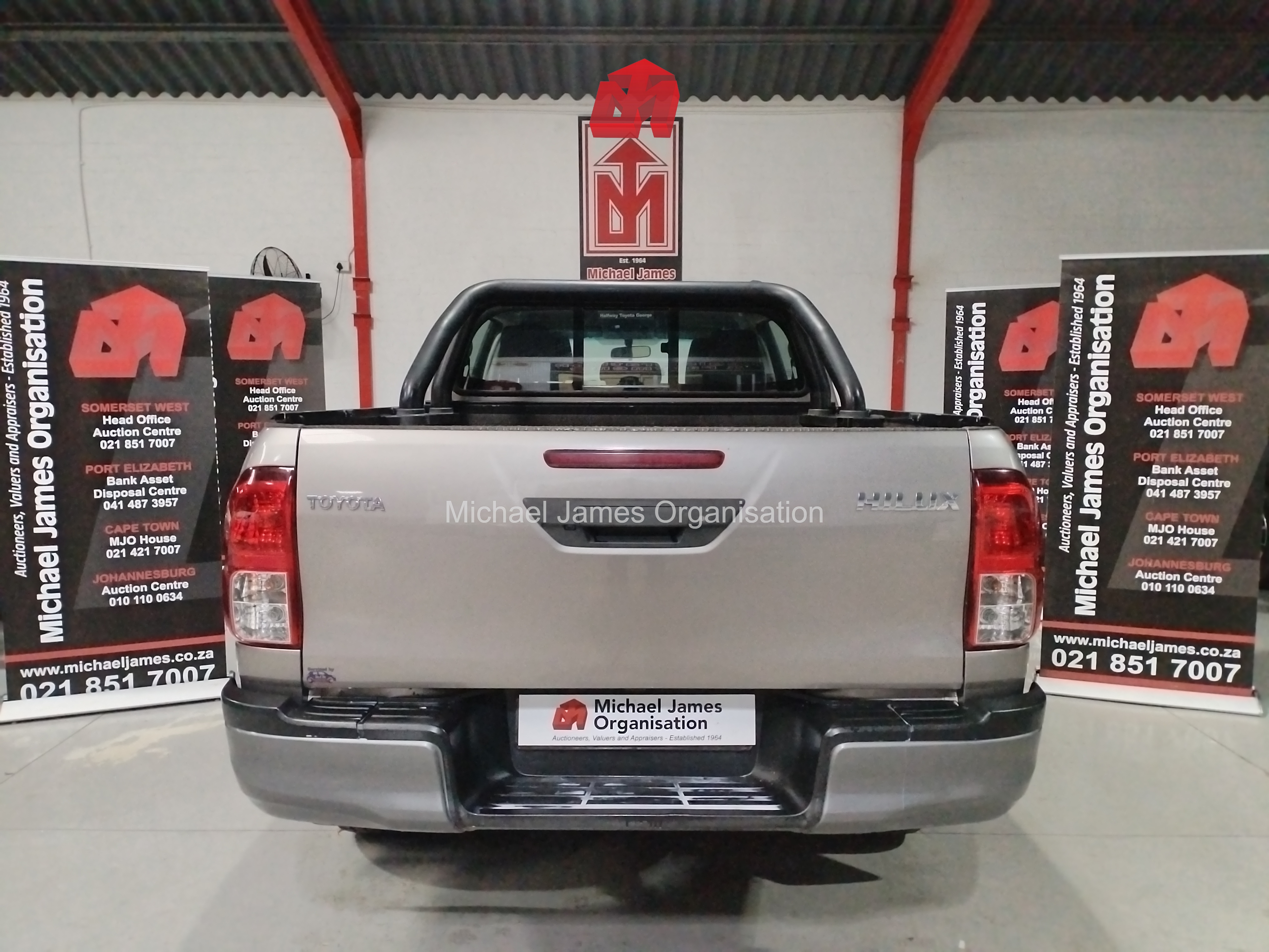 2019 TOYOTA HILUX 2.4 GD-6 SRX 4X4 A/T D/C thumbnail 5