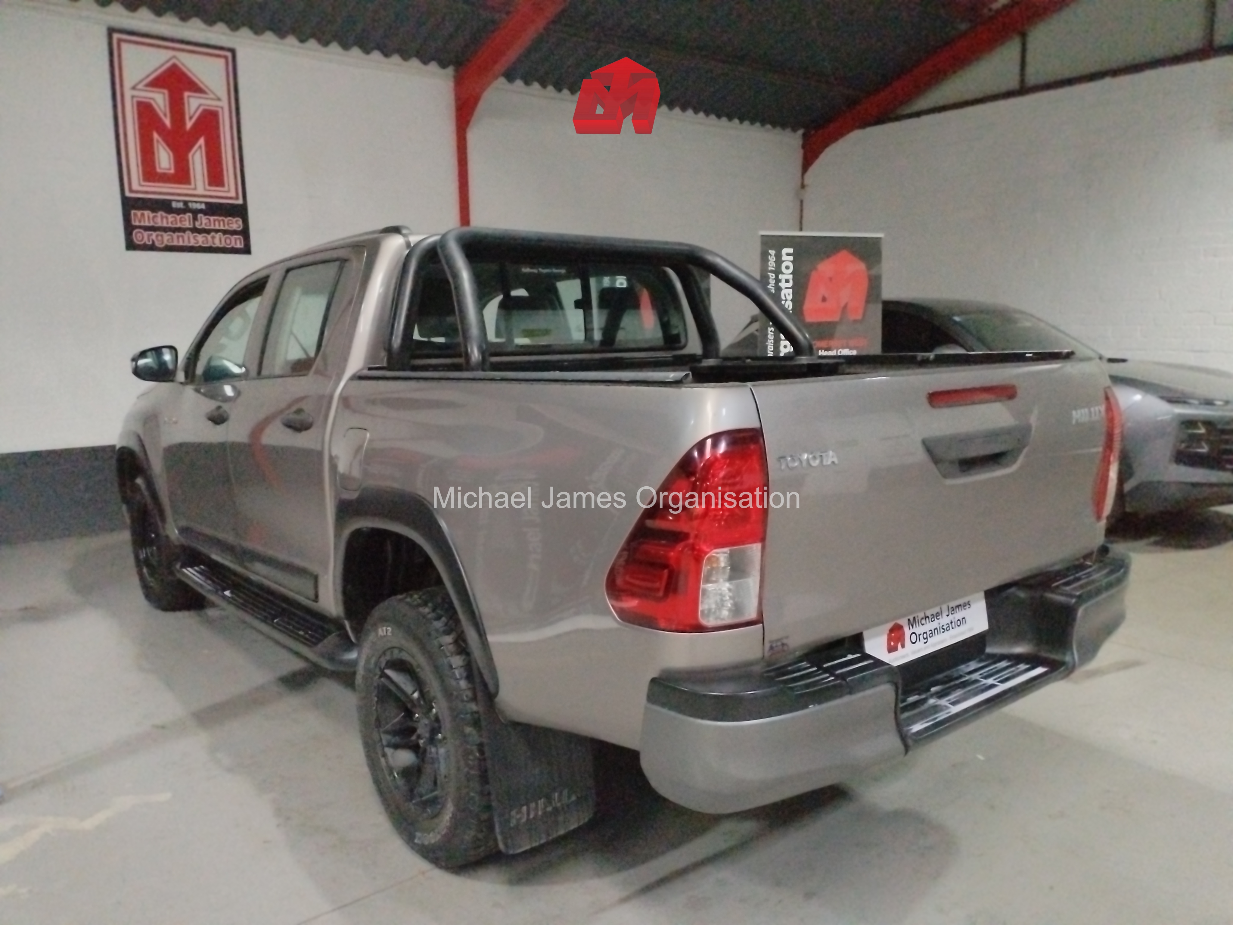 2019 TOYOTA HILUX 2.4 GD-6 SRX 4X4 A/T D/C thumbnail 6