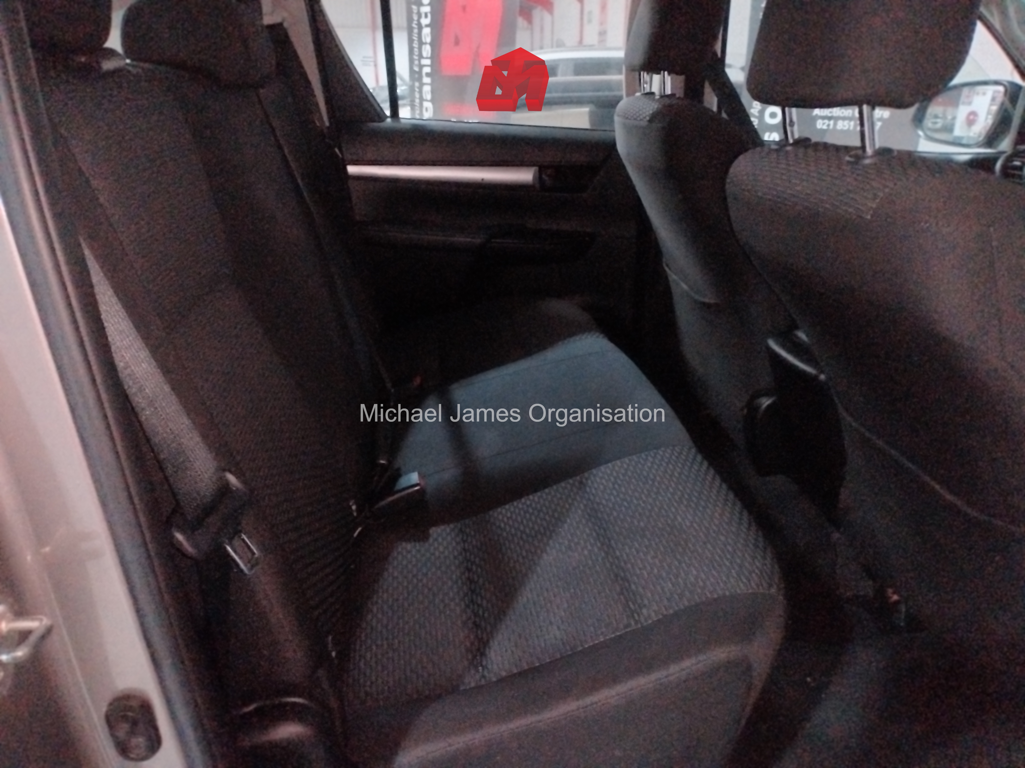 2019 TOYOTA HILUX 2.4 GD-6 SRX 4X4 A/T D/C thumbnail 7