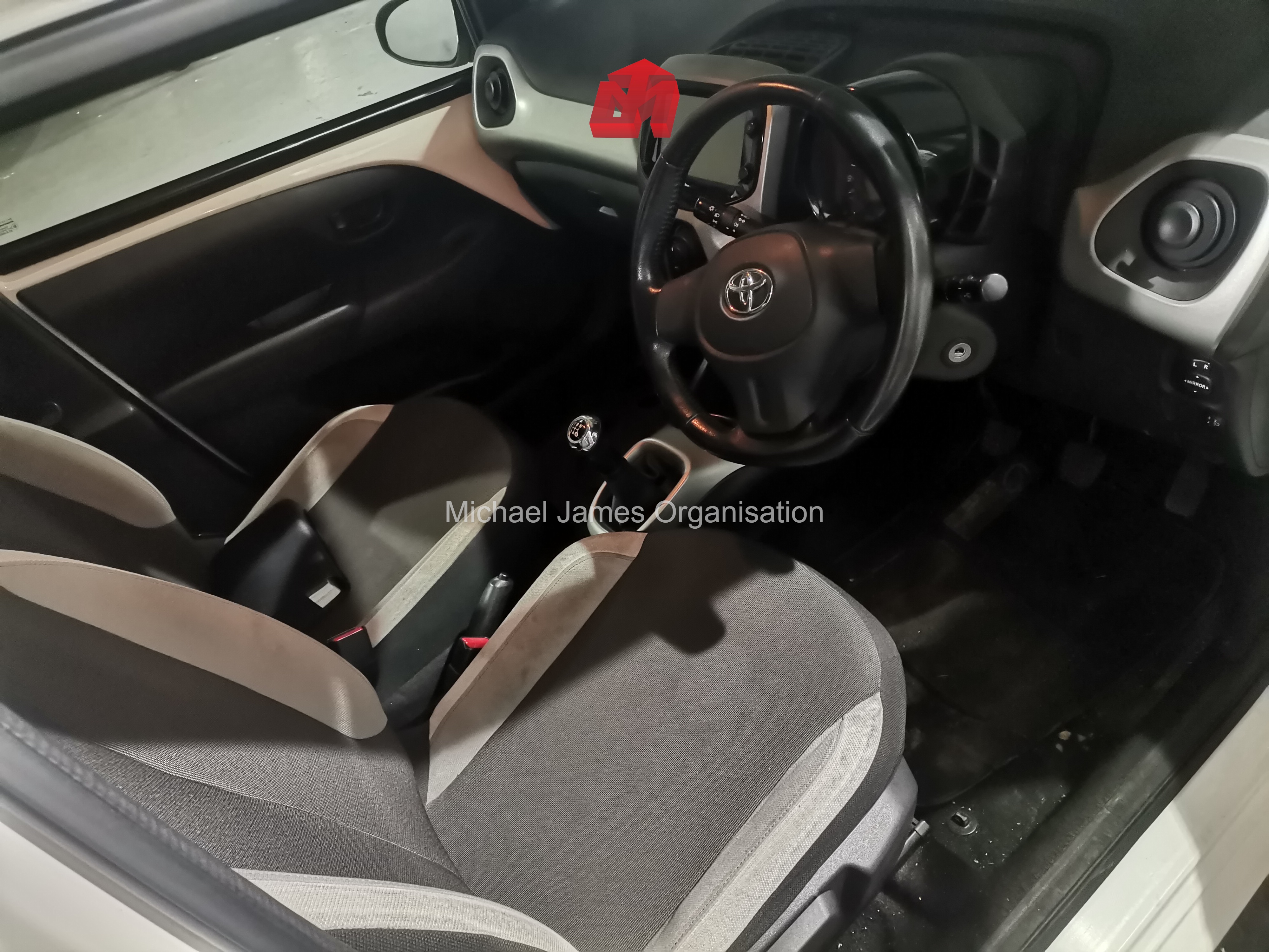 2017 TOYOTA AYGO 1.0 X-PLAY (5DR) thumbnail 7