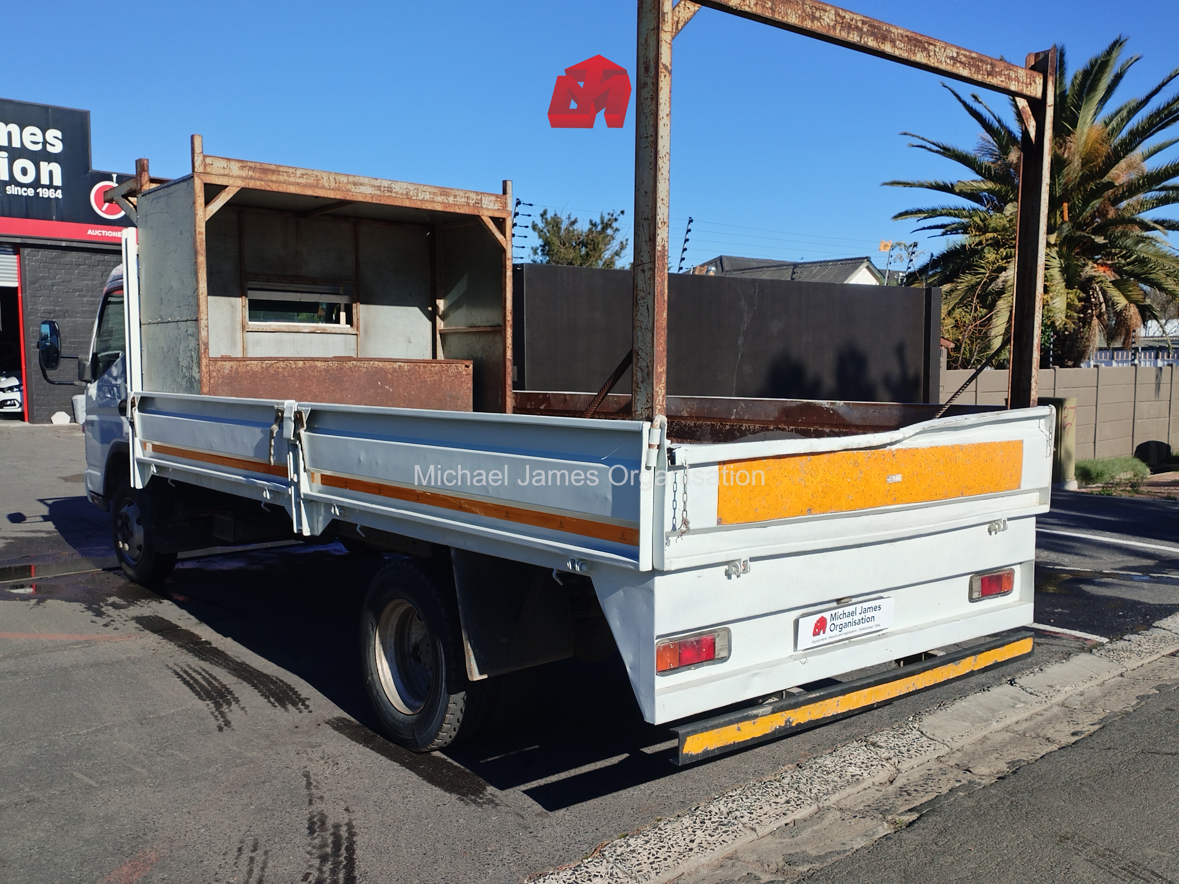 2015  MITSUBISHI FUSO CANTER TRUCK FE7 136 - DROPSIDE thumbnail 4