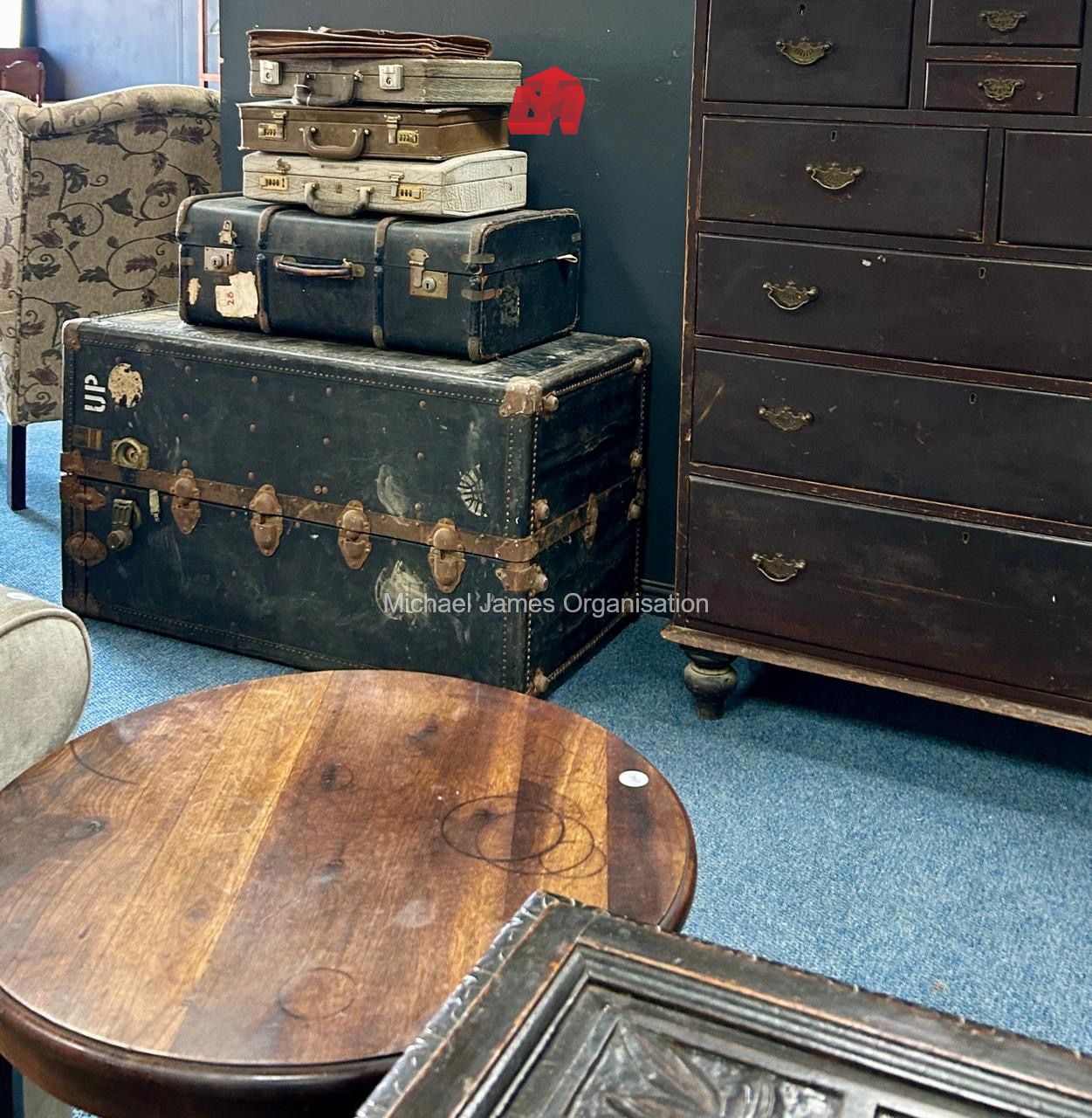 Beautiful Home Furnishings thumbnail 7