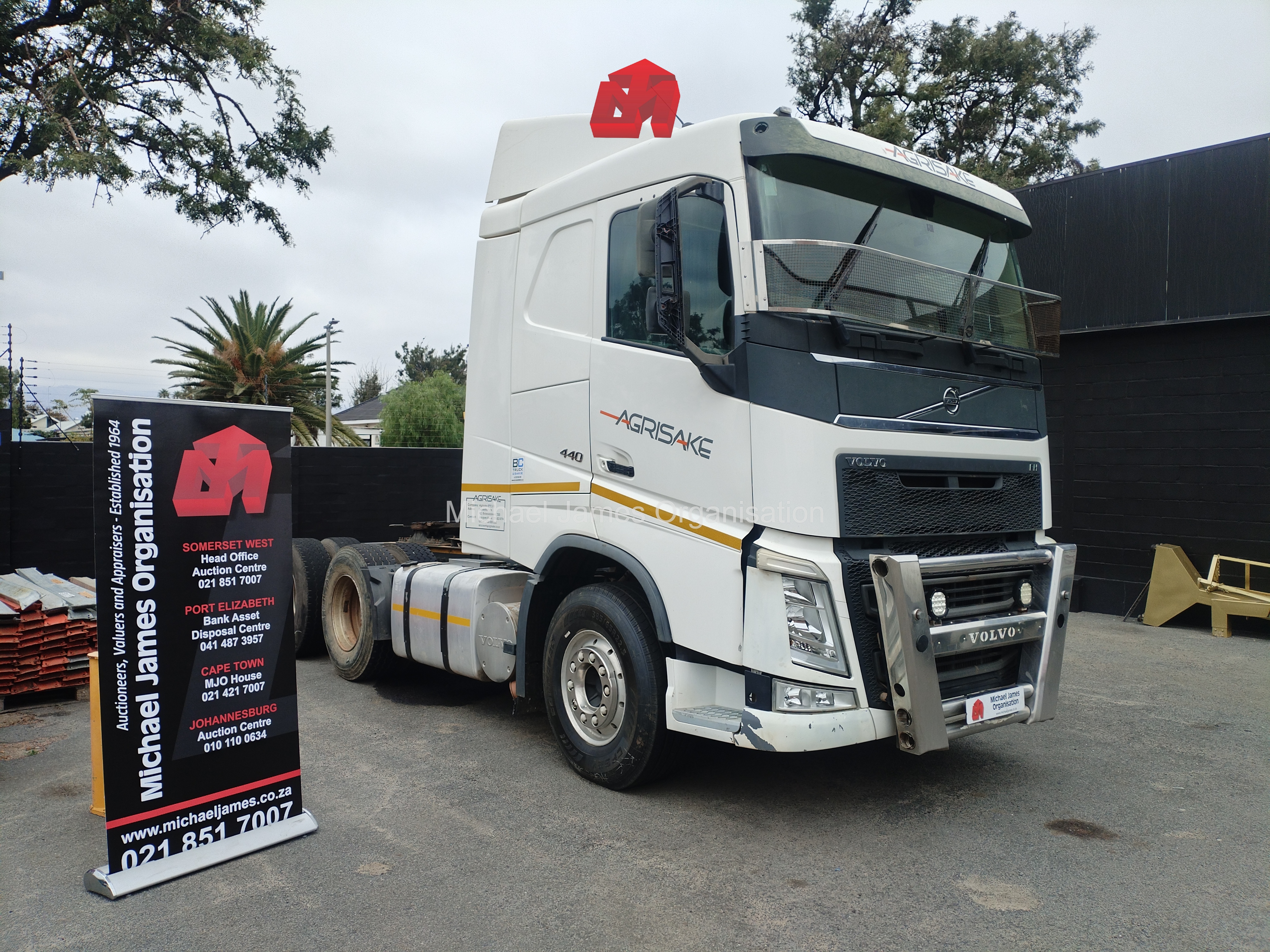 2018 VOLVO FH 440 DOUBLE AXLE TRUCK thumbnail 3