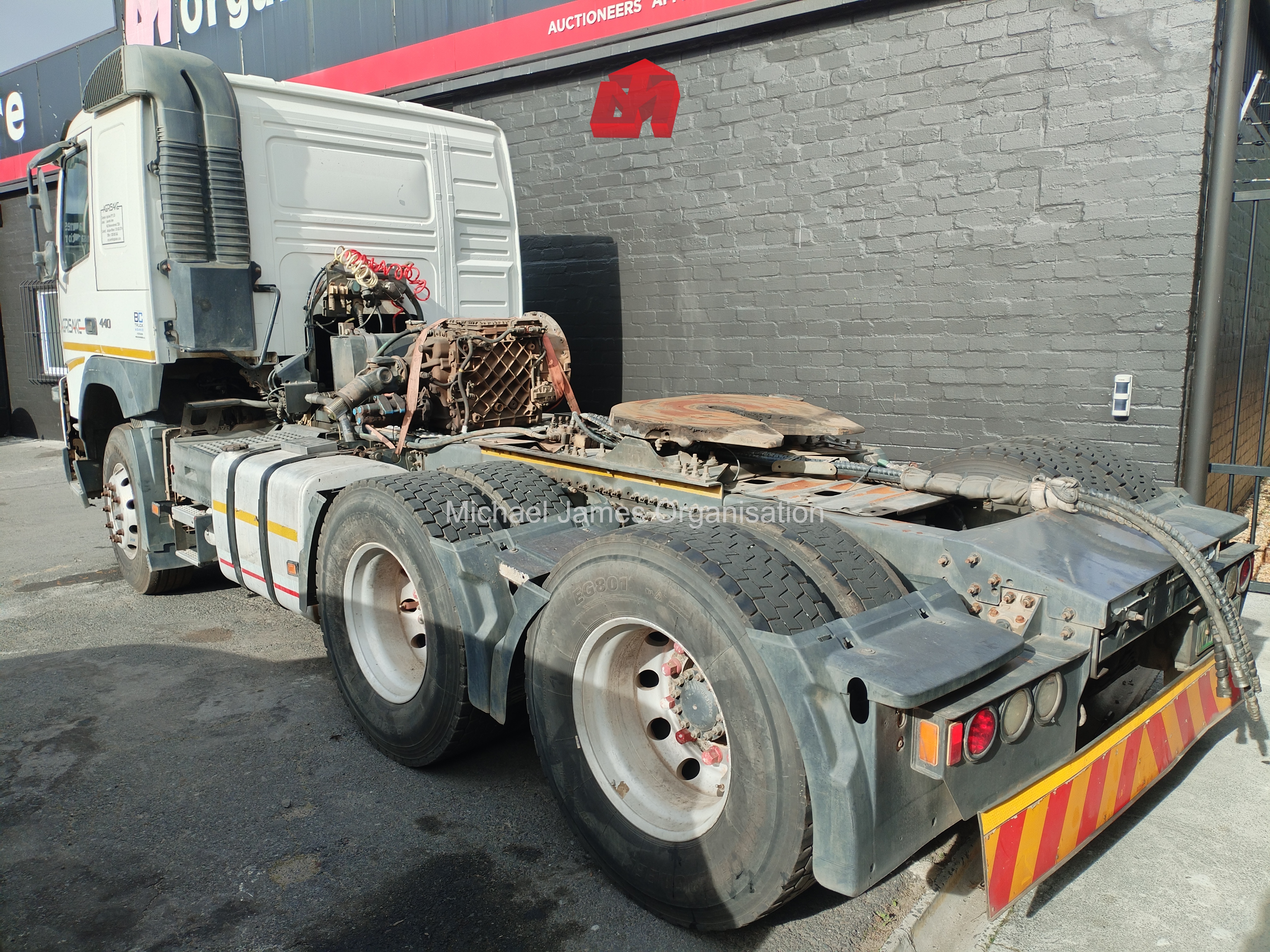 2019 VOLVO 440 FMX DOUBLE AXLE TRUCK (HORSE) - NON RUNNER thumbnail 3