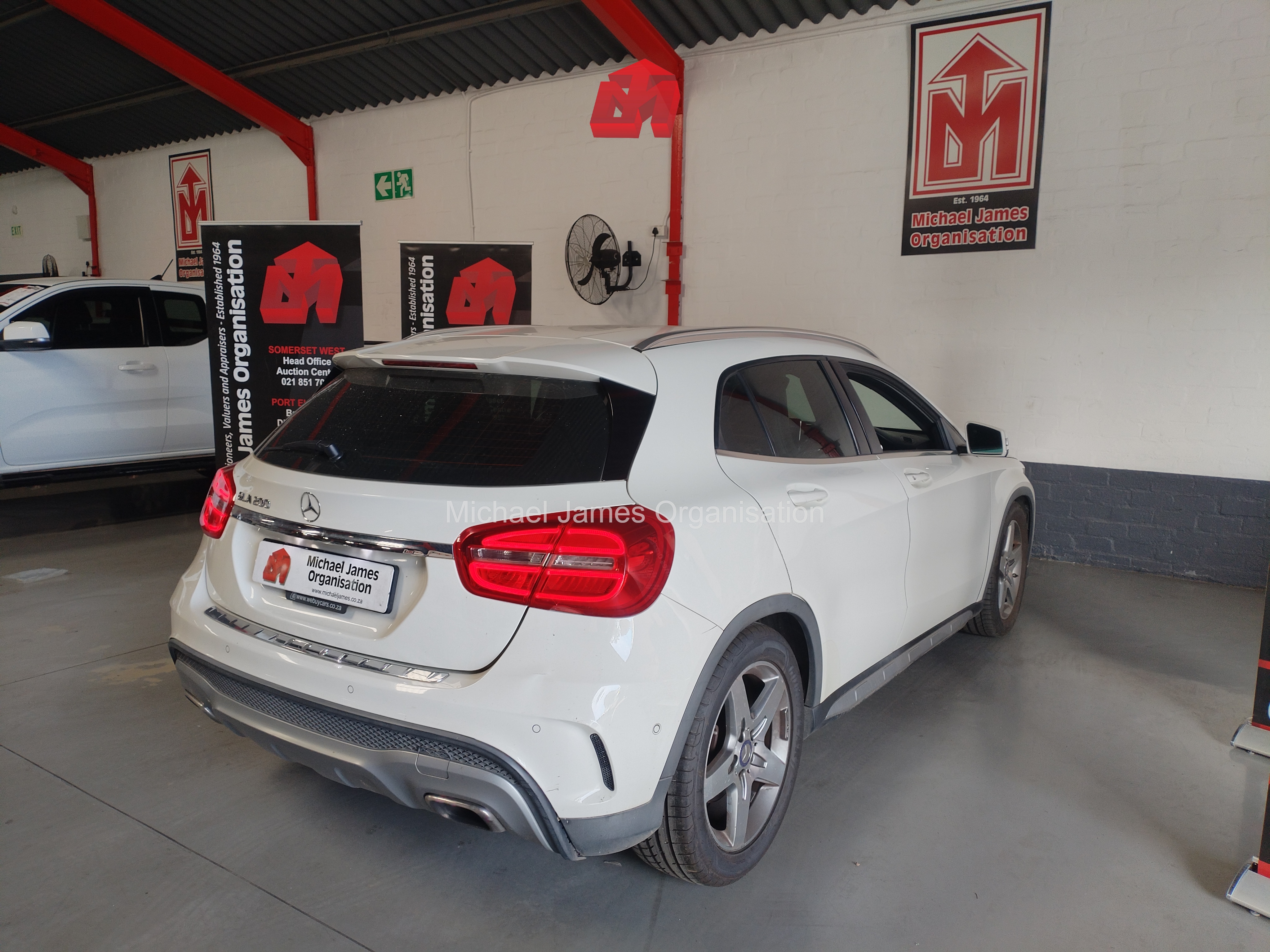 2016 MERCEDES-BENZ GLA 200 A/T thumbnail 6