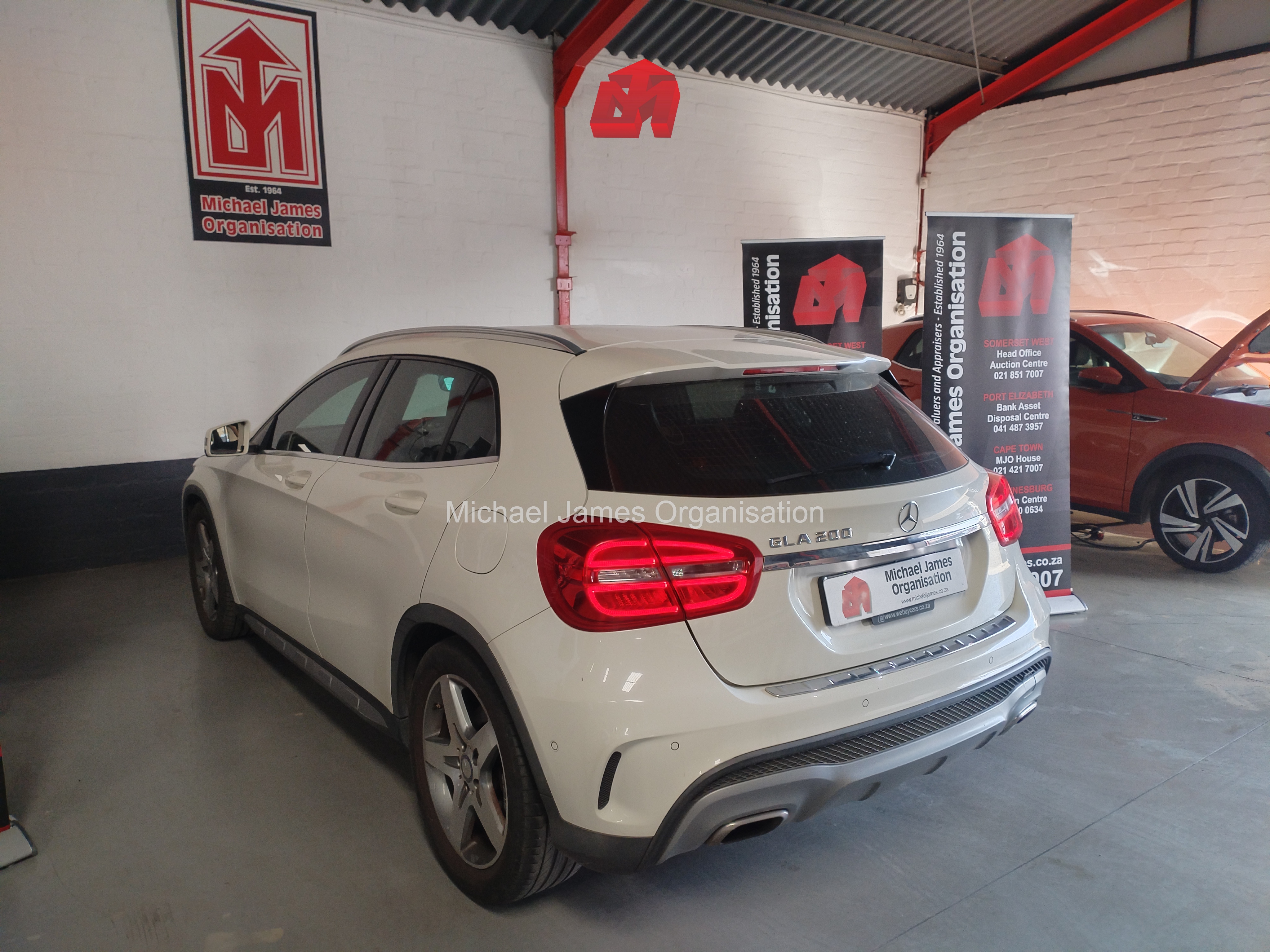 2016 MERCEDES-BENZ GLA 200 A/T thumbnail 4