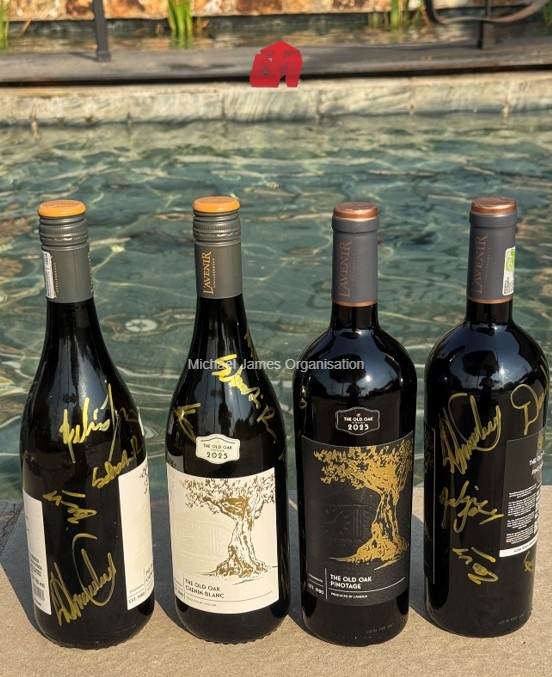 4 bottles of Old Oak wine signed by Rassie Ersamus, Duane Vermeulen , Jasper Wiese, Andre Esterhuizen, Daan Human ad Felix Jones