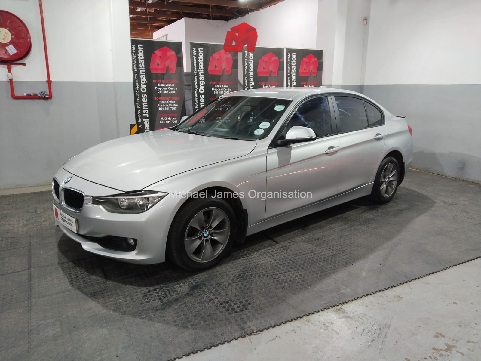 2013 BMW 320i A/T (F30)
