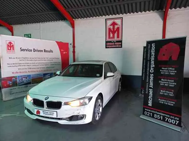 2013 BMW 320i A/T