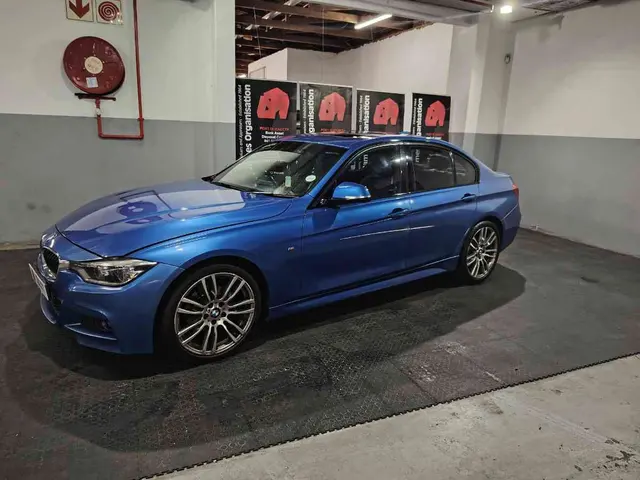 2017 BMW 320I SPORT A/T (F30) LCI