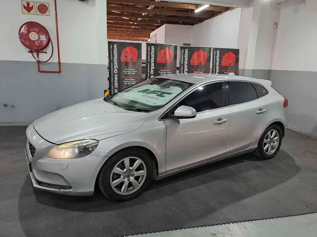 2014 VOLVO V40 D3 EXCEL GEARTRONIC