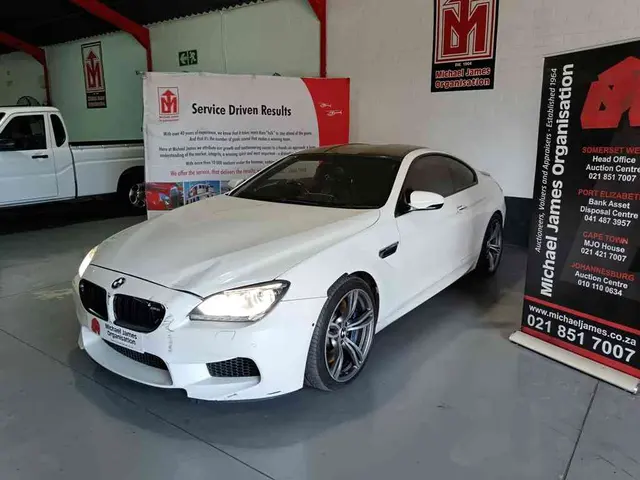 2013 BMW M6 COUPE