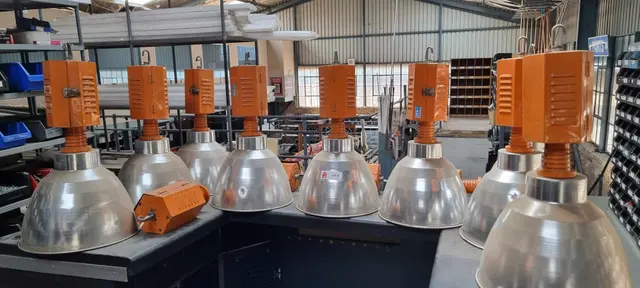 13 x Downlights