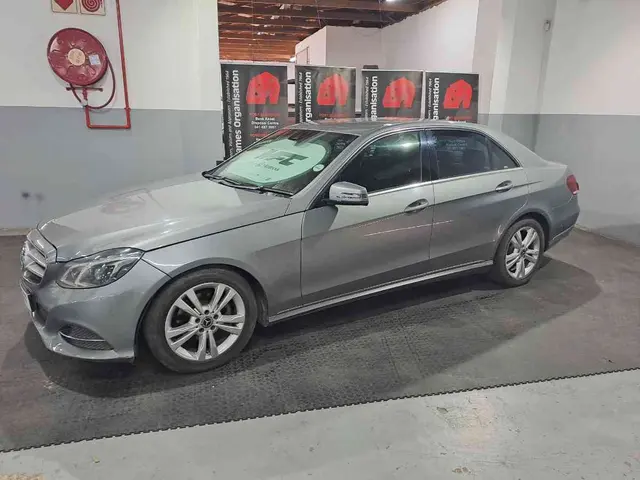2014 MERCEDES-BENZ E 200 AVANTGARDE