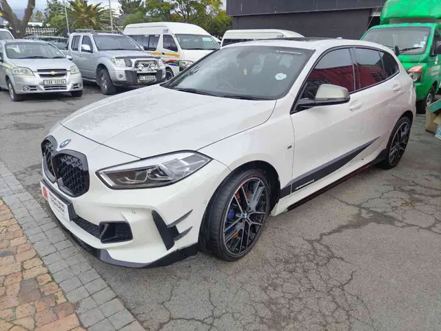 2021 BMW M135i xDRIVE A/T