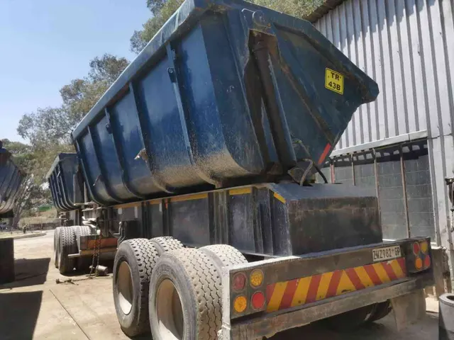 2004 SA Truck Bodies Tipper