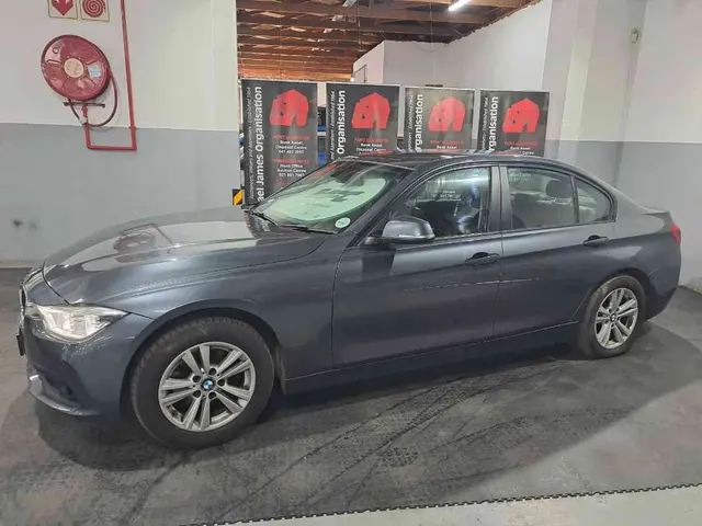 2017 BMW 320i A/T (F30)