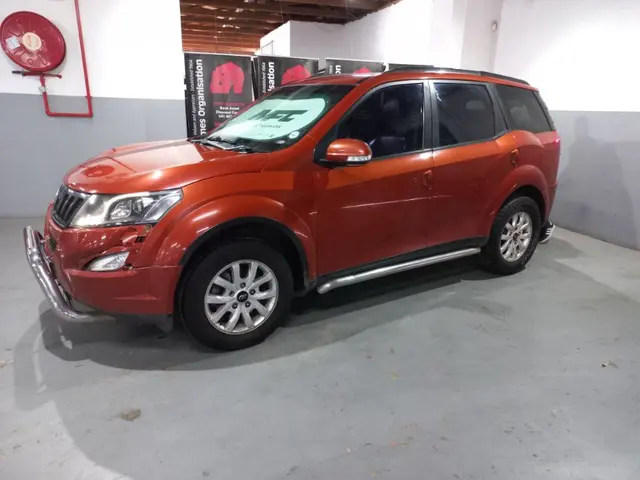2017 Mahindra XUV 500 2.2D MHawk (W8) 7 Seat