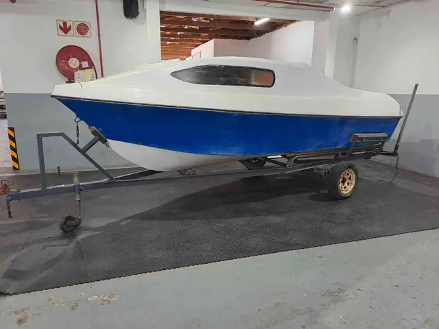HOME BUILT RIVER BOAT (INCOMPLETE)