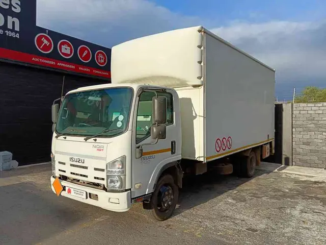 2018 Isuzu NQR500 AMT Closed Body
