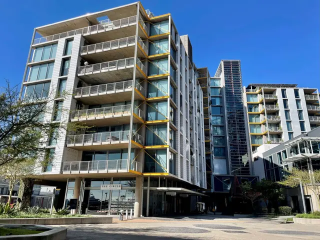 Liquidation Auction - Executive Apartment - No. 3 Silo - Waterfront - Cape Town A-3427
