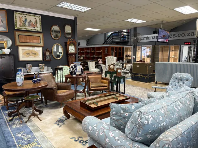 Warehouse Auction - Magnificent Items - Somerset West A-3577