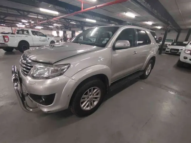 2013 TOYOTA FORTUNER 3.0 D-4D R/B
