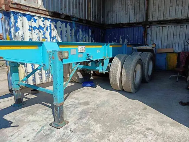 1995 SPORTRAILER DOUBLE AXLE SKELETAL (NON RUNNER)