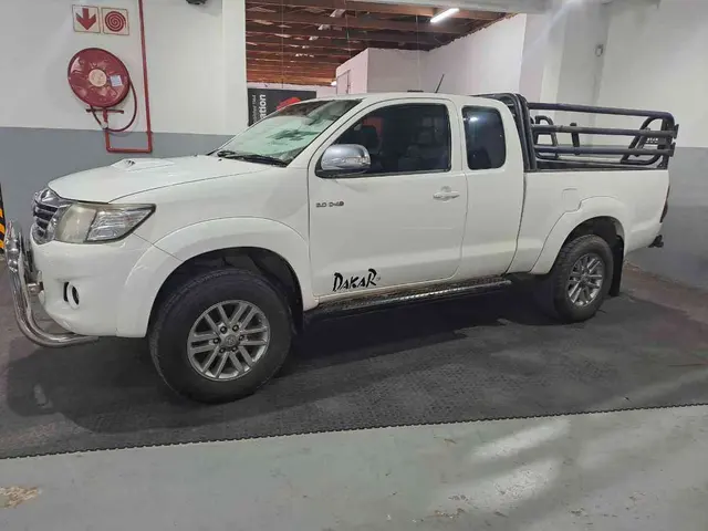 2015 TOYOTA HILUX 3.0 D4-D LEGEND 45 XTRA CAB P/U