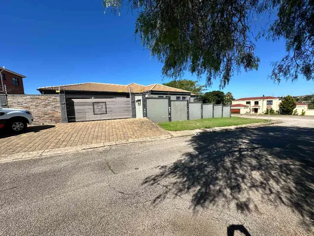 Exquisite Family Oasis in Vanes Estate – Secure, Stylish & Made for Entertaining