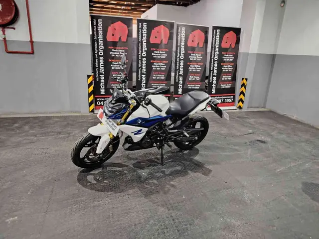 2022 BMW G 310 R COSMIC BLACK