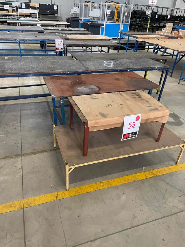 7 X VARIOUS SIZE STEEL TABLES