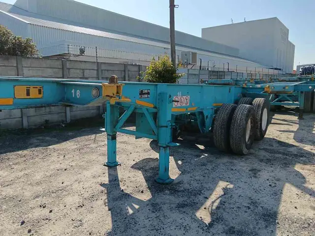 1996 HENRED FRUEHAUF DOUBLE AXLE 6M SKELETAL