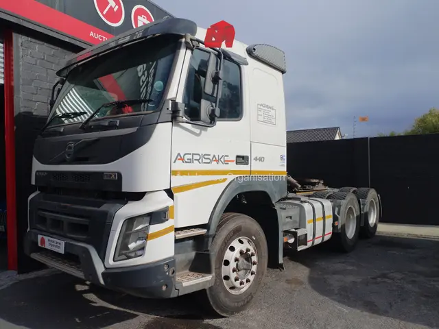 2019 VOLVO 440 FMX DOUBLE AXLE TRUCK (HORSE) - NON RUNNER