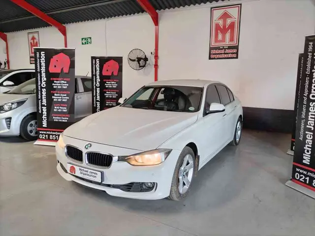 2013 BMW 320i A/T