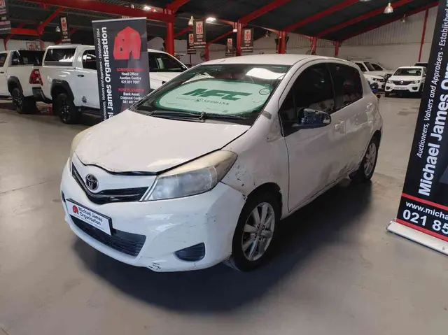 2013 TOYOTA YARIS 1.0 XR 5Dr
