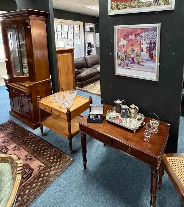 Antiques And Collectables - Somerset West