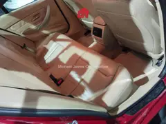 2012 BMW 320i (F30) thumbnail 7