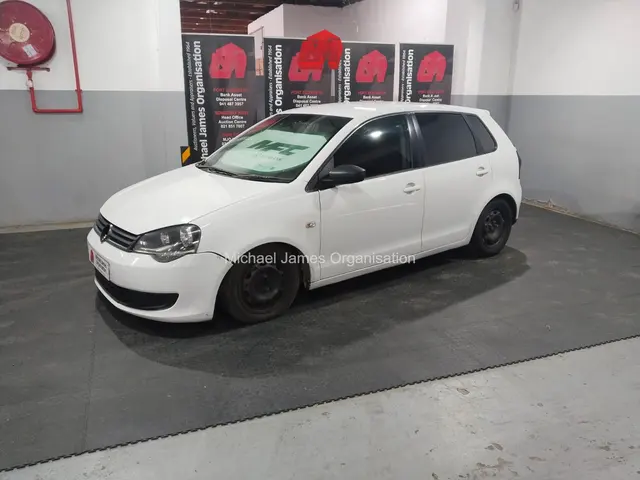 2017 VOLKSWAGEN POLO VIVO 1.4 TRENDLINE (5DR)