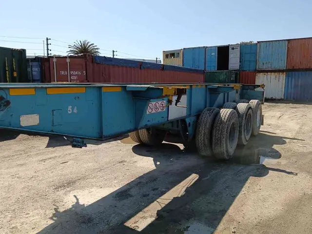 2012 CTS TRI-AXLE SKELETAL